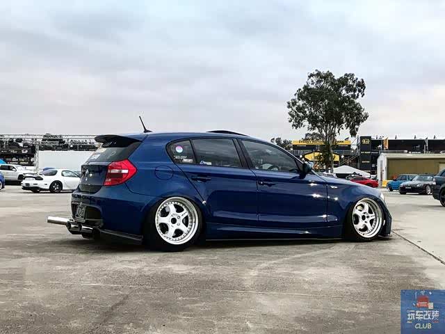 宝马130i就是一辆短小精悍的性能小钢炮!