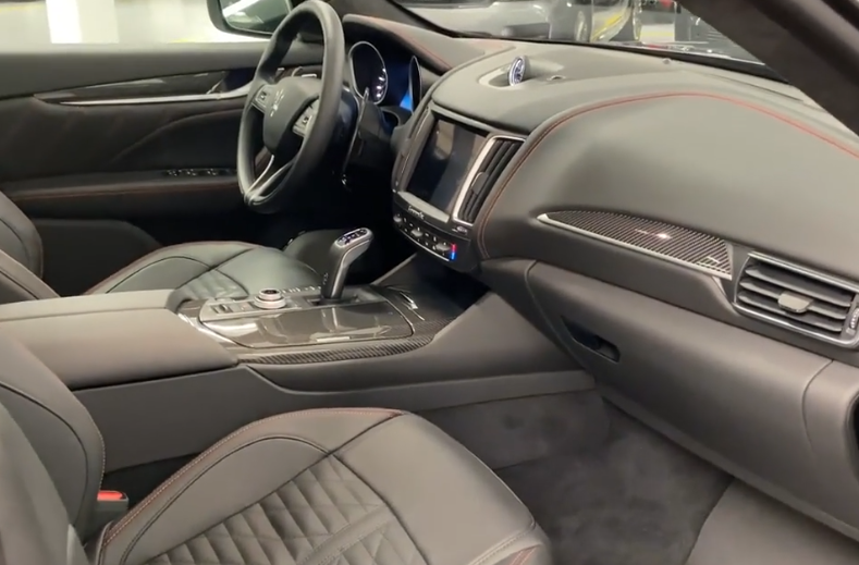 副驾驶位展示欣赏,2019款 玛莎拉蒂 levante trofeo
