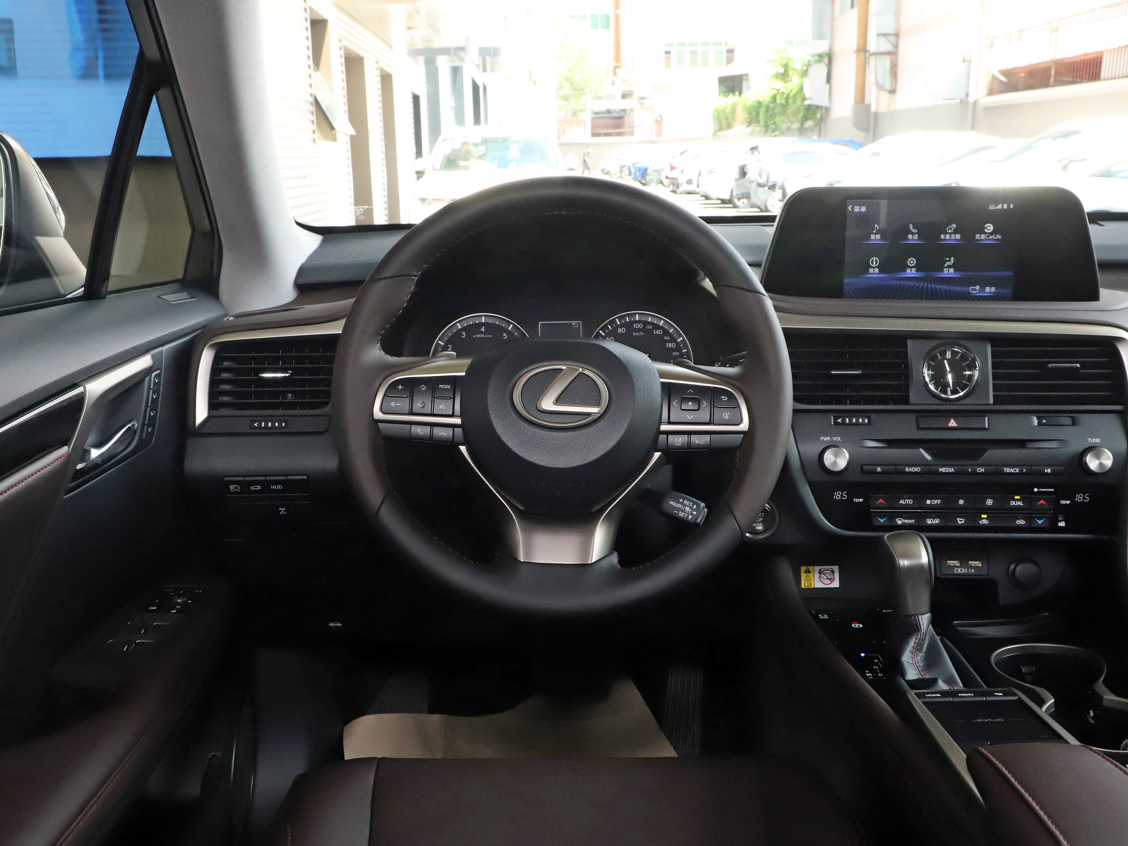 雷克萨斯rx,采用家族式内饰设计风格,值得一看!