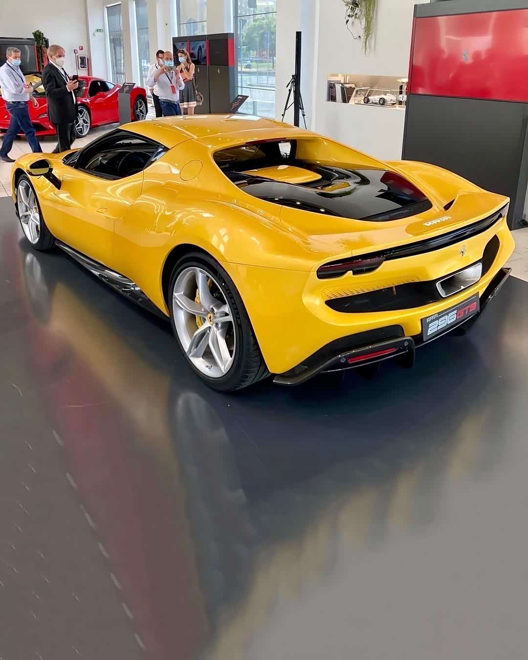 搭载v6混动系统 年内交付 全新法拉利296 gtb实车