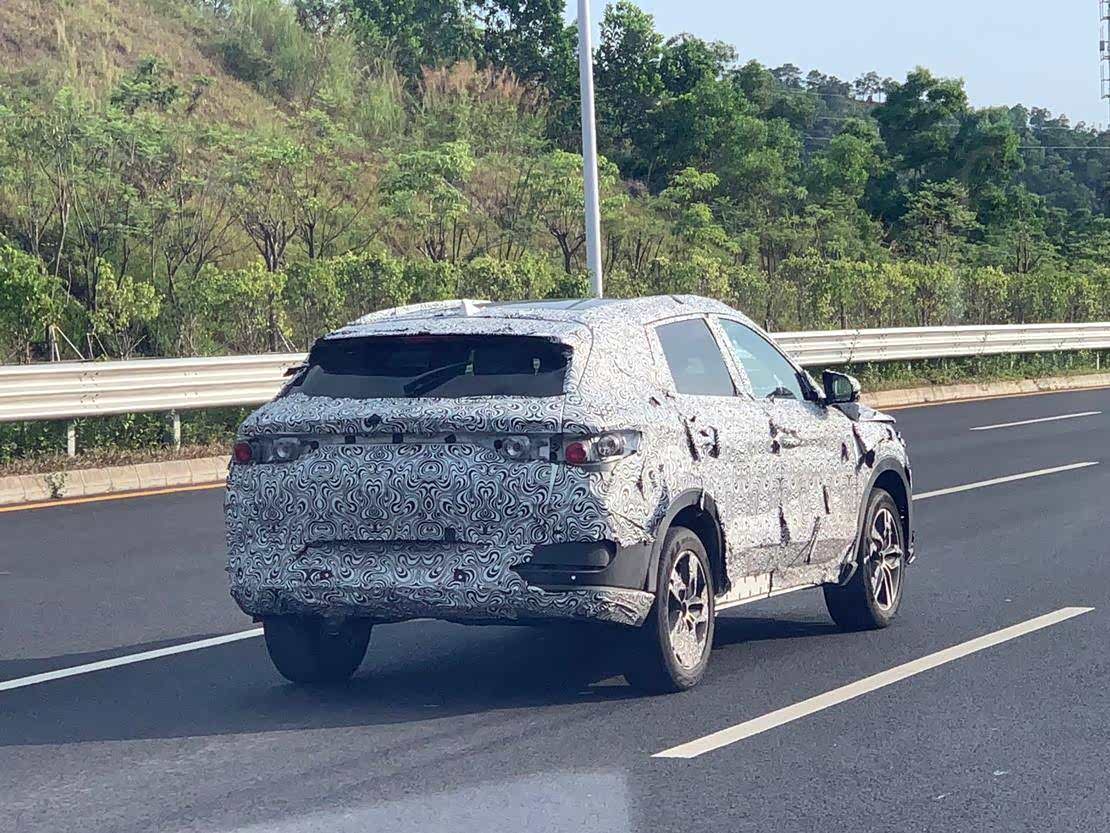 比亚迪宋plusdm路试谍照曝光采用全新设计