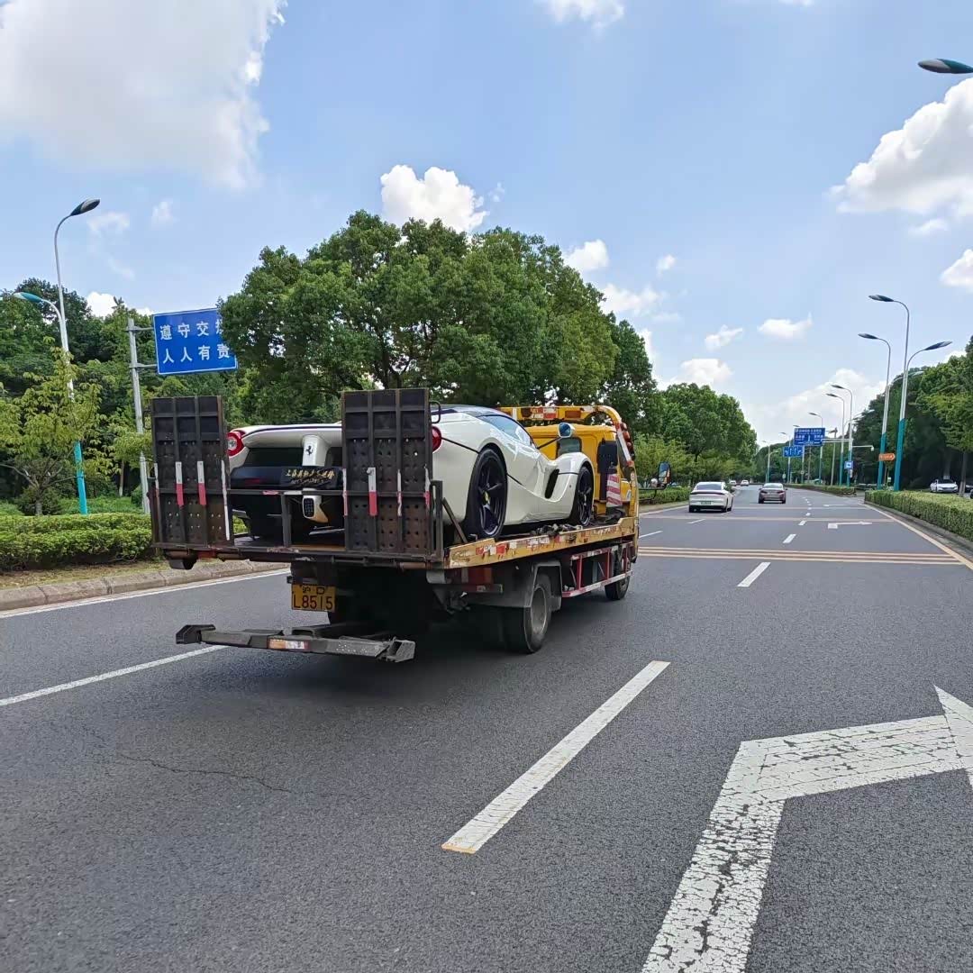 县级市偶遇白色拉法，全国仅两台，另一台在张翰车库_车家号_发现车生活_汽车之家