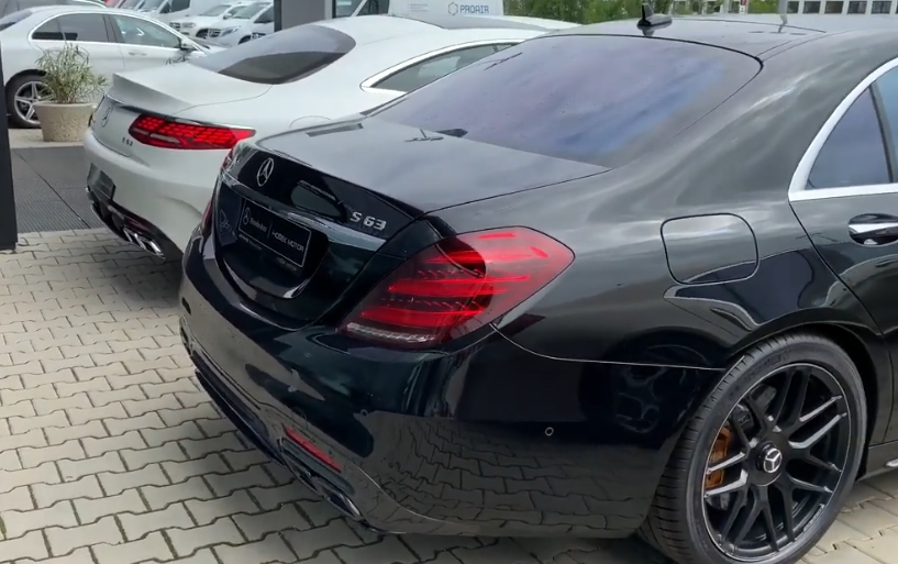 性能跑车实拍,2020款 奔驰 amg s63 双门轿跑车facelift