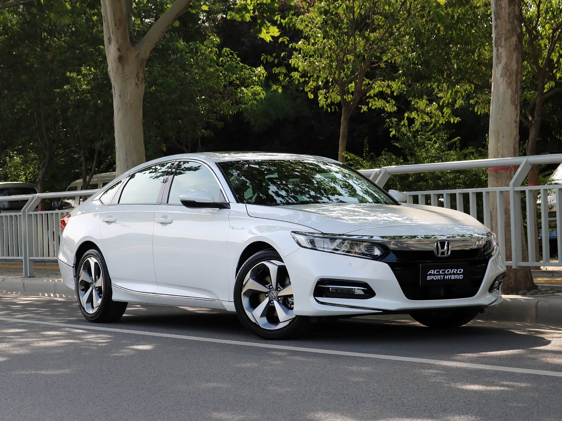 亮闪闪的本田雅阁星空限量版重要的是现在全系都有优惠