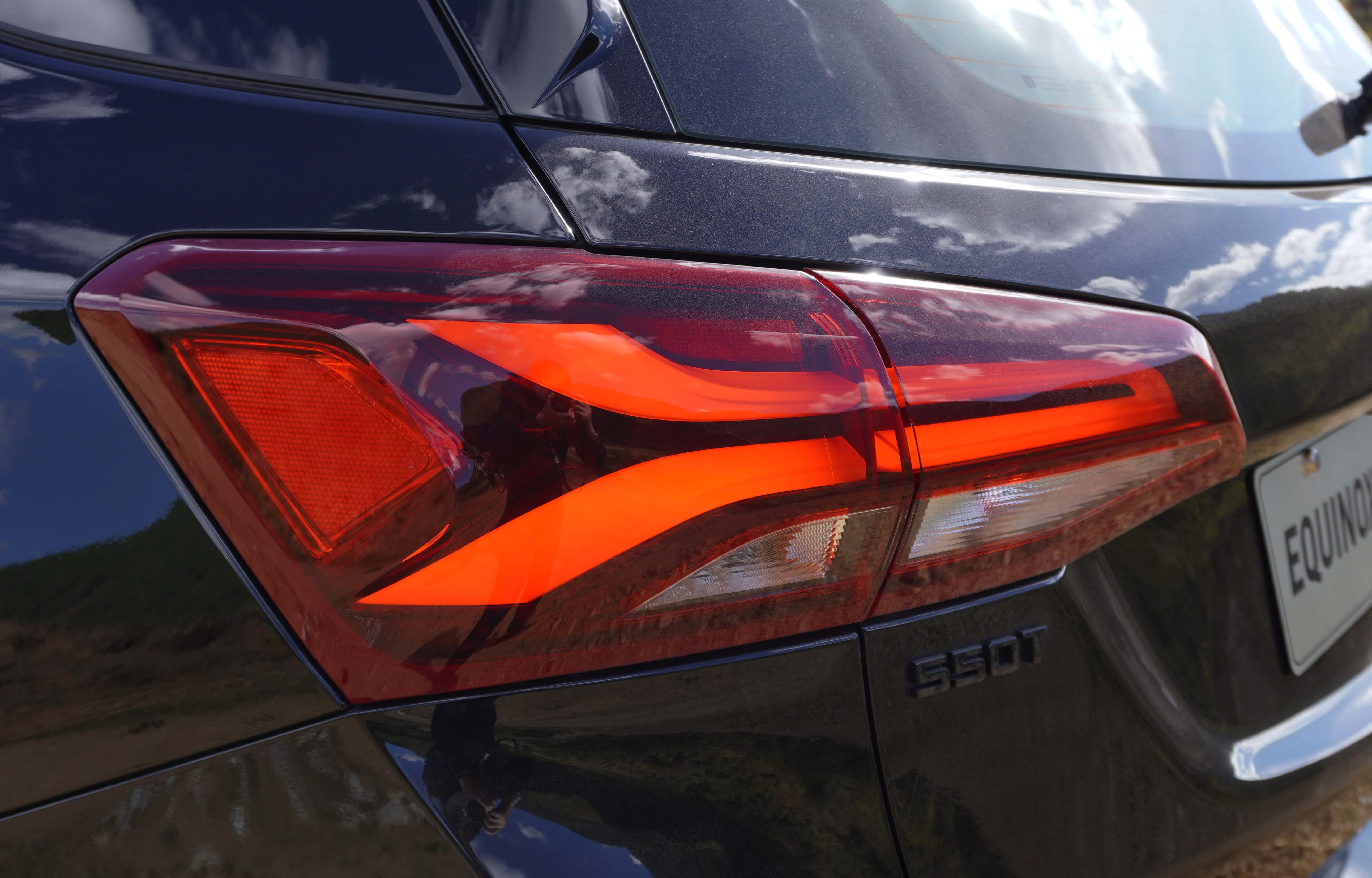 展翼式led尾灯有效提升车尾的视觉宽度