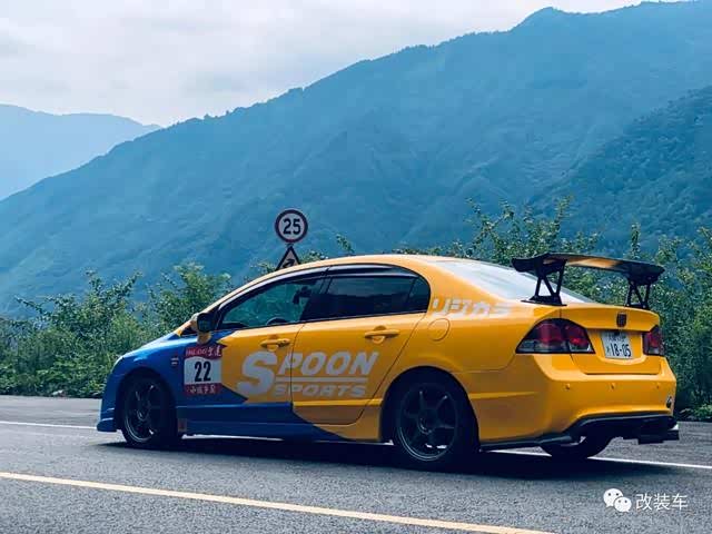 黄色与蓝色激情碰撞会产生什么?本田粉的信仰spoon fd2降临
