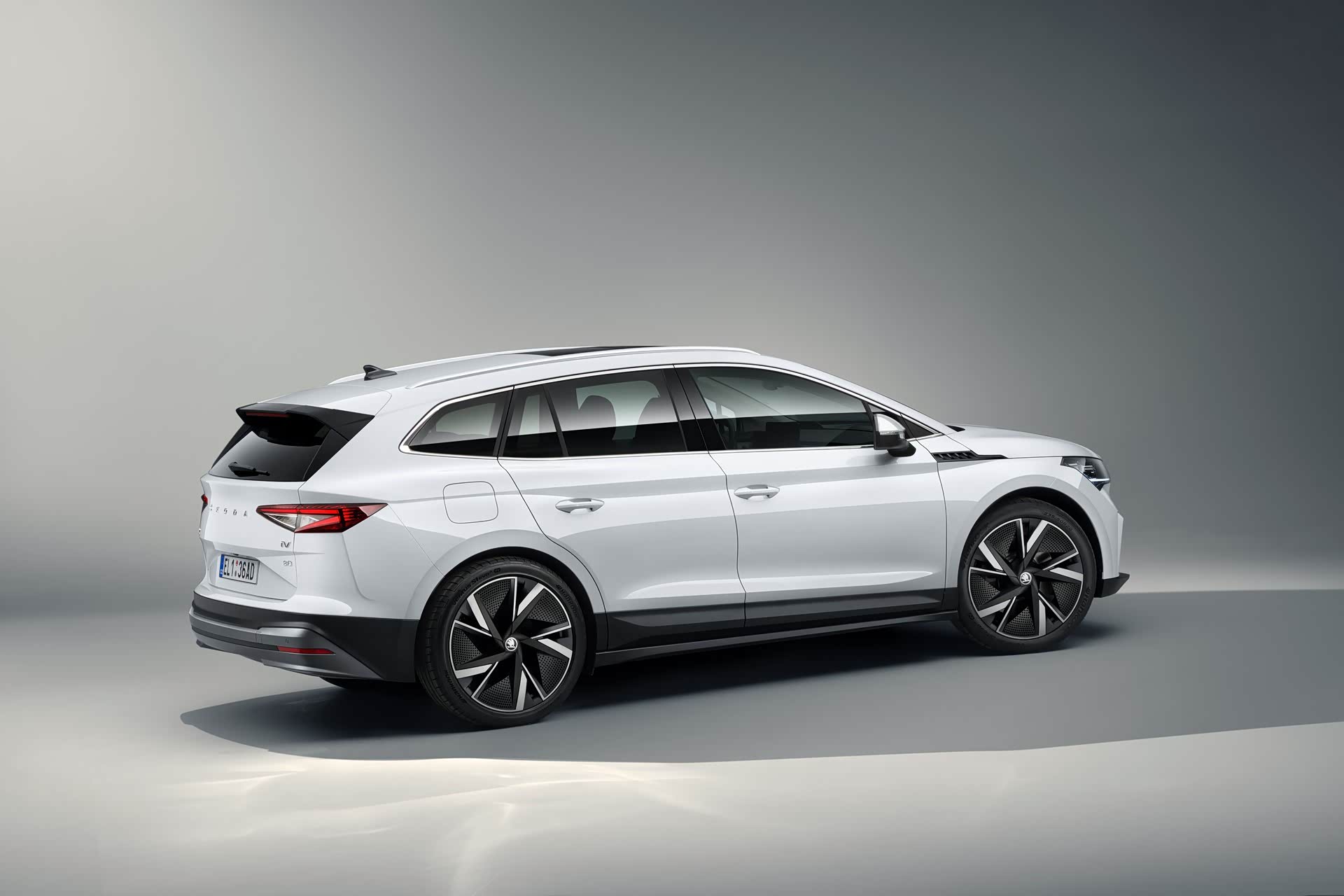 前后双电机续航700公里斯柯达enyaqiv官图亮相