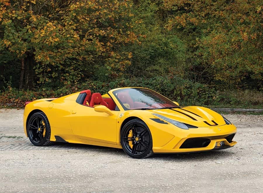 法拉利458 speciale a实车 运动的敞篷造型