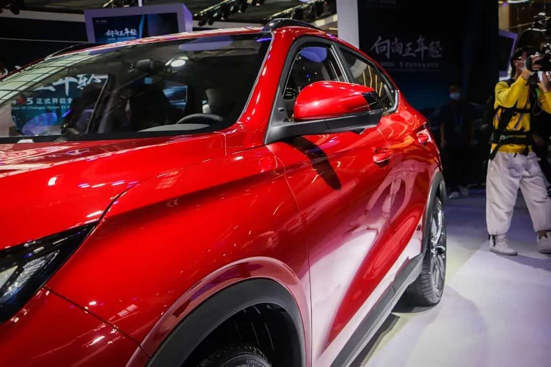 北京车展长安欧尚x5实拍详解,1.5t引擎180匹,车内智能程度高