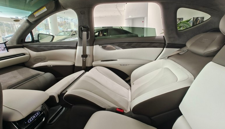 2023新车推荐：智己LS7，全系零重力座椅，续航660km，配可升降屏_车家号_发现车生活_汽车之家