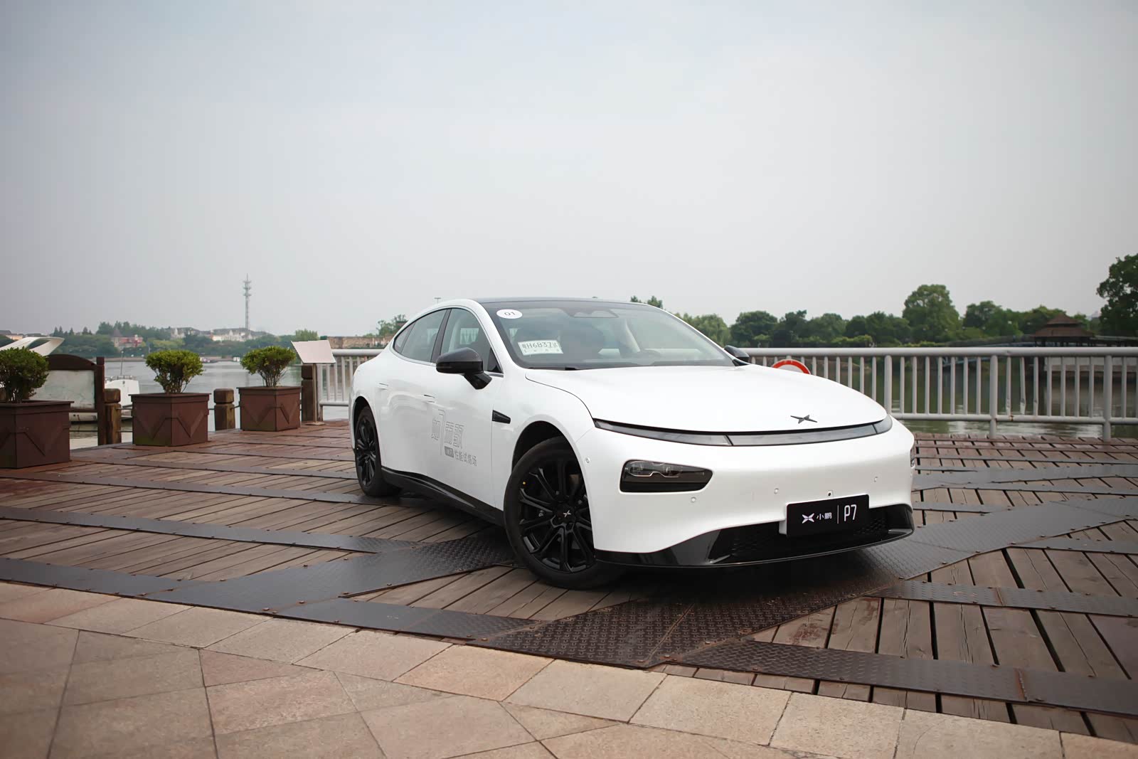 让人大吃一惊的造车新势力小鹏p7试驾体验