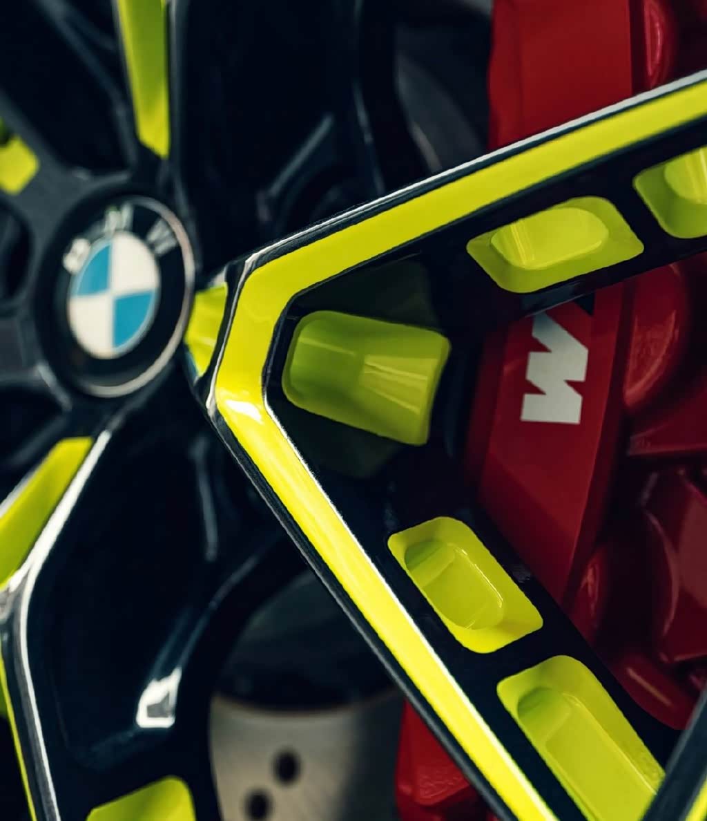 硬朗的运动造型 全新宝马m3雷霆版 轮毂真帅!