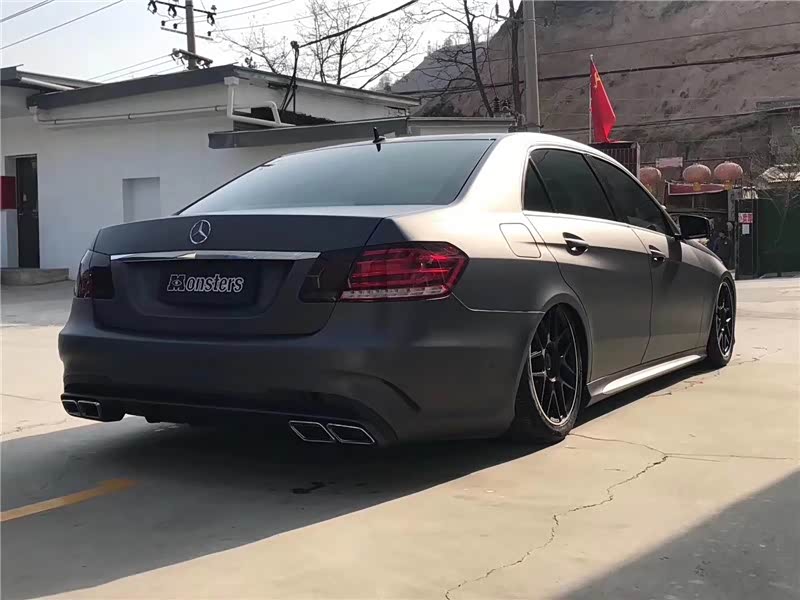 奔驰e260改装空气避震悬挂案例 有姿态就是美