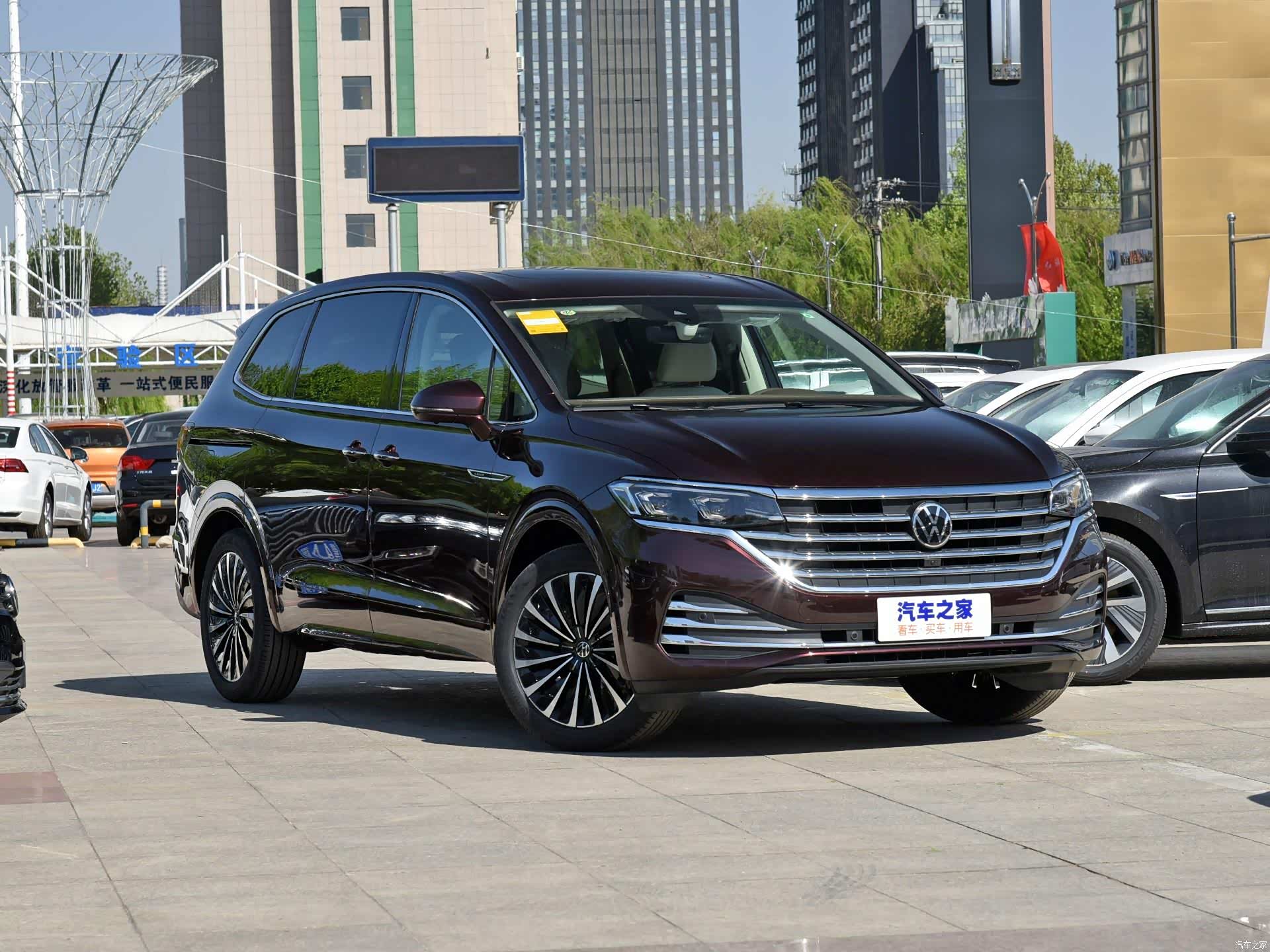 车长超5米3 新车标,大众威然颜值真心高,40万内入高配还不火?