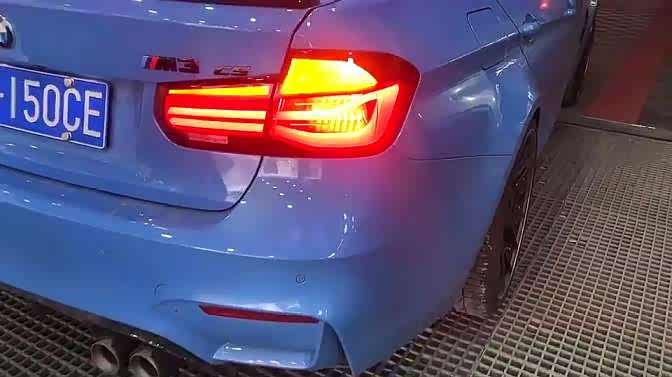 宝马m3原厂熏黑尾灯装车效果,运动感很强
