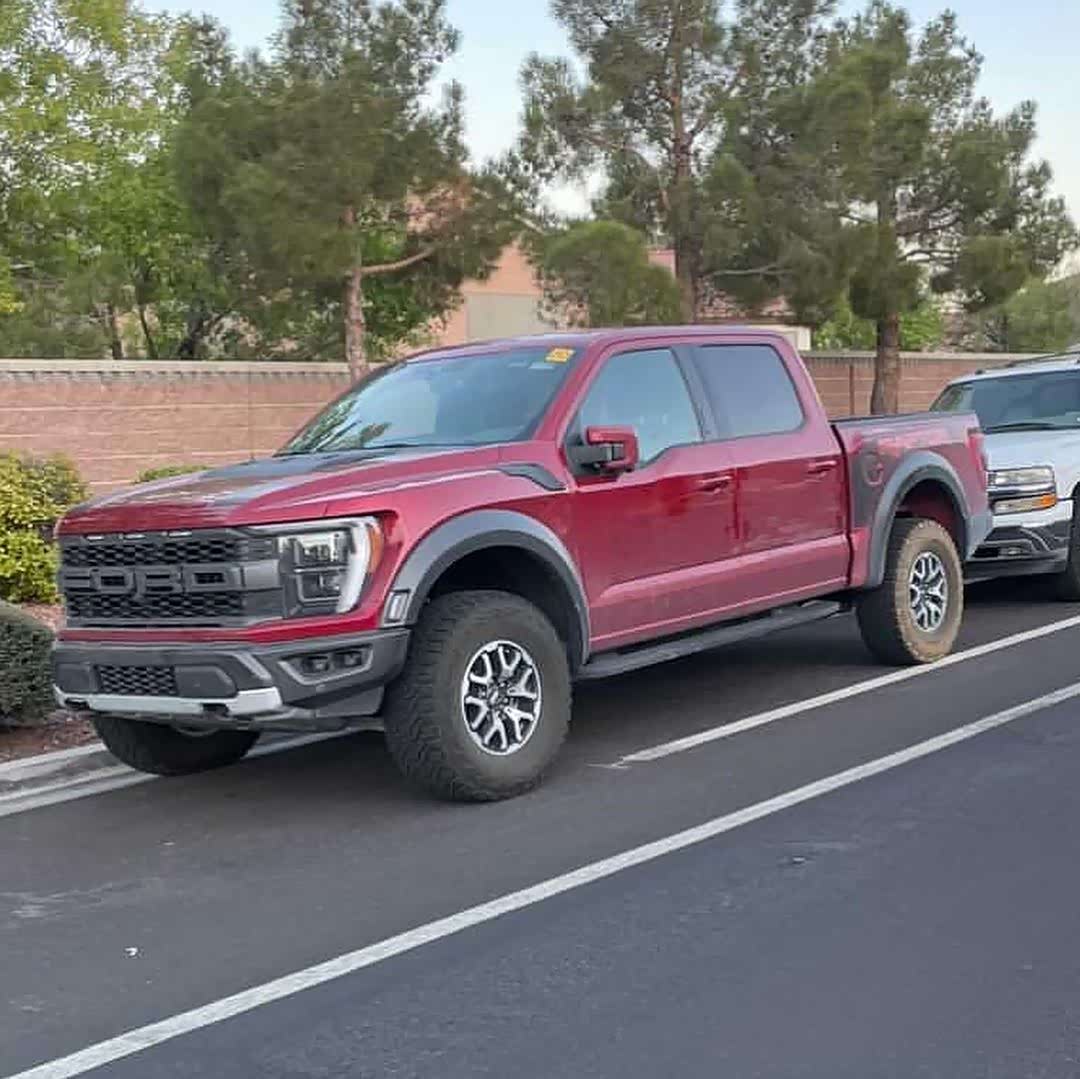 索罗德的劲敌 越野范的皮卡 全新福特f-150猛禽街拍