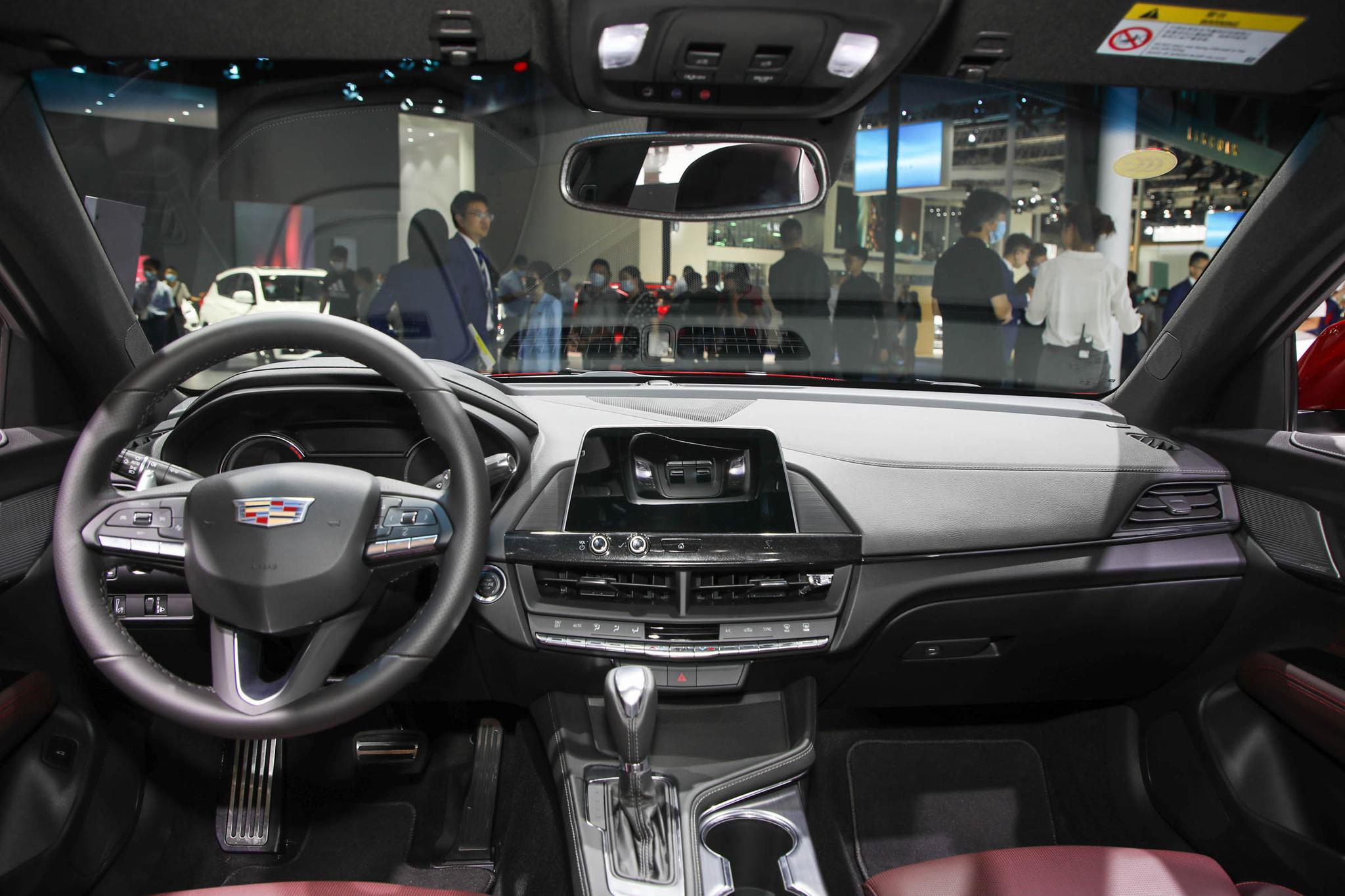 凯迪拉克ct4你愿意多花2万选高配吗