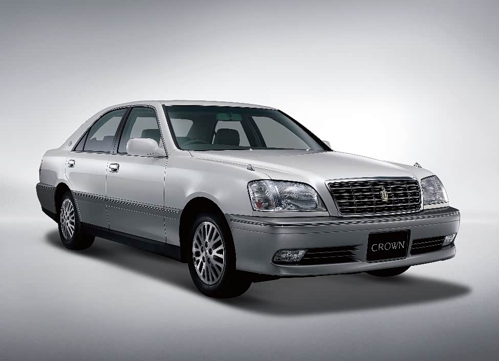第二代皇冠"crowneight"成为日本皇室成员座驾"丰田世纪"的原型车;第