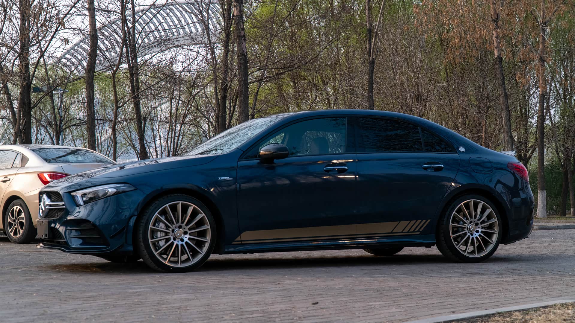 买奔驰amg a35l,进不了amg车友会?它到底怎么样?