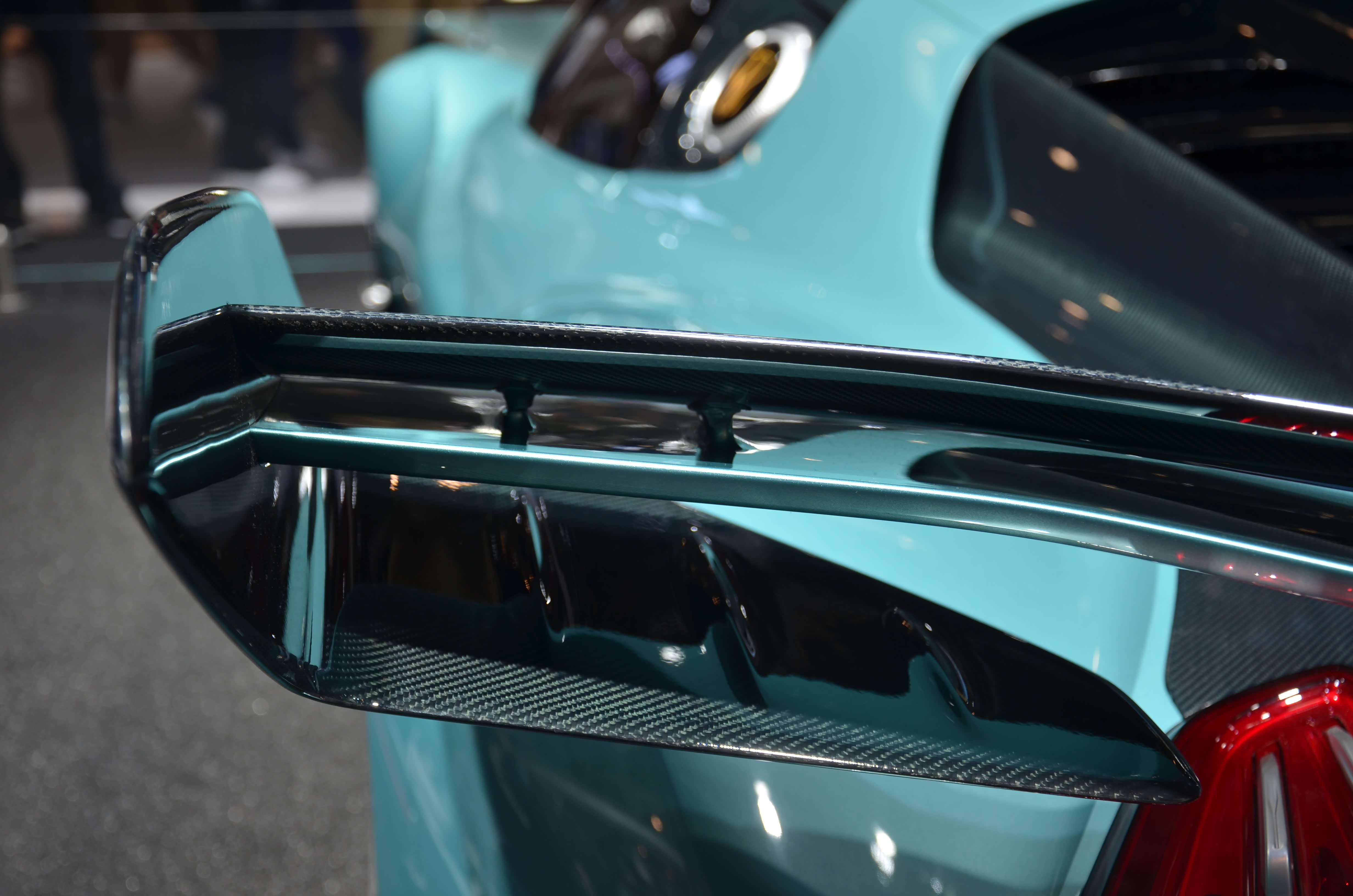 科幻的运动设计 红旗s9实车!