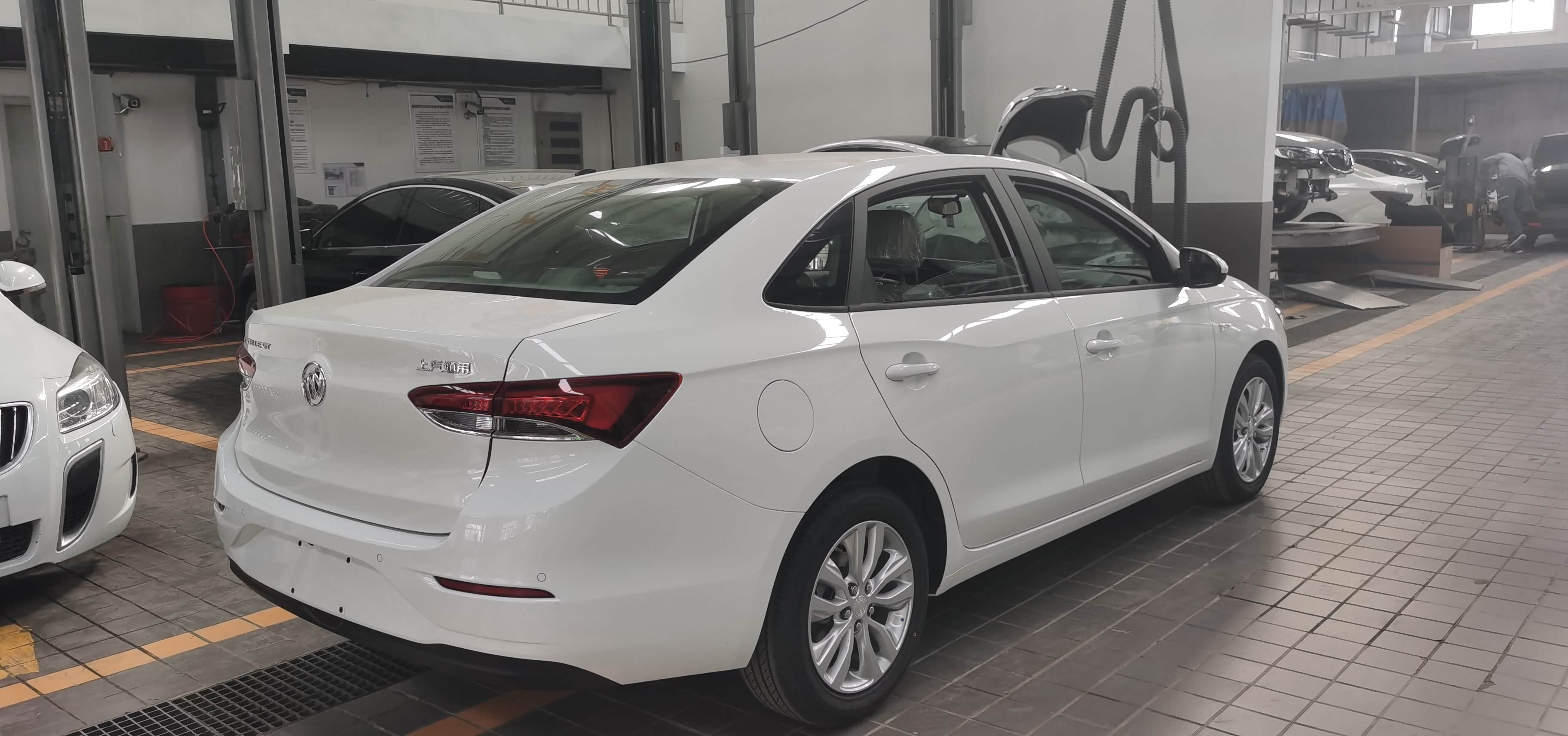 搭载四缸发动机 别克英朗典范车型到店实拍