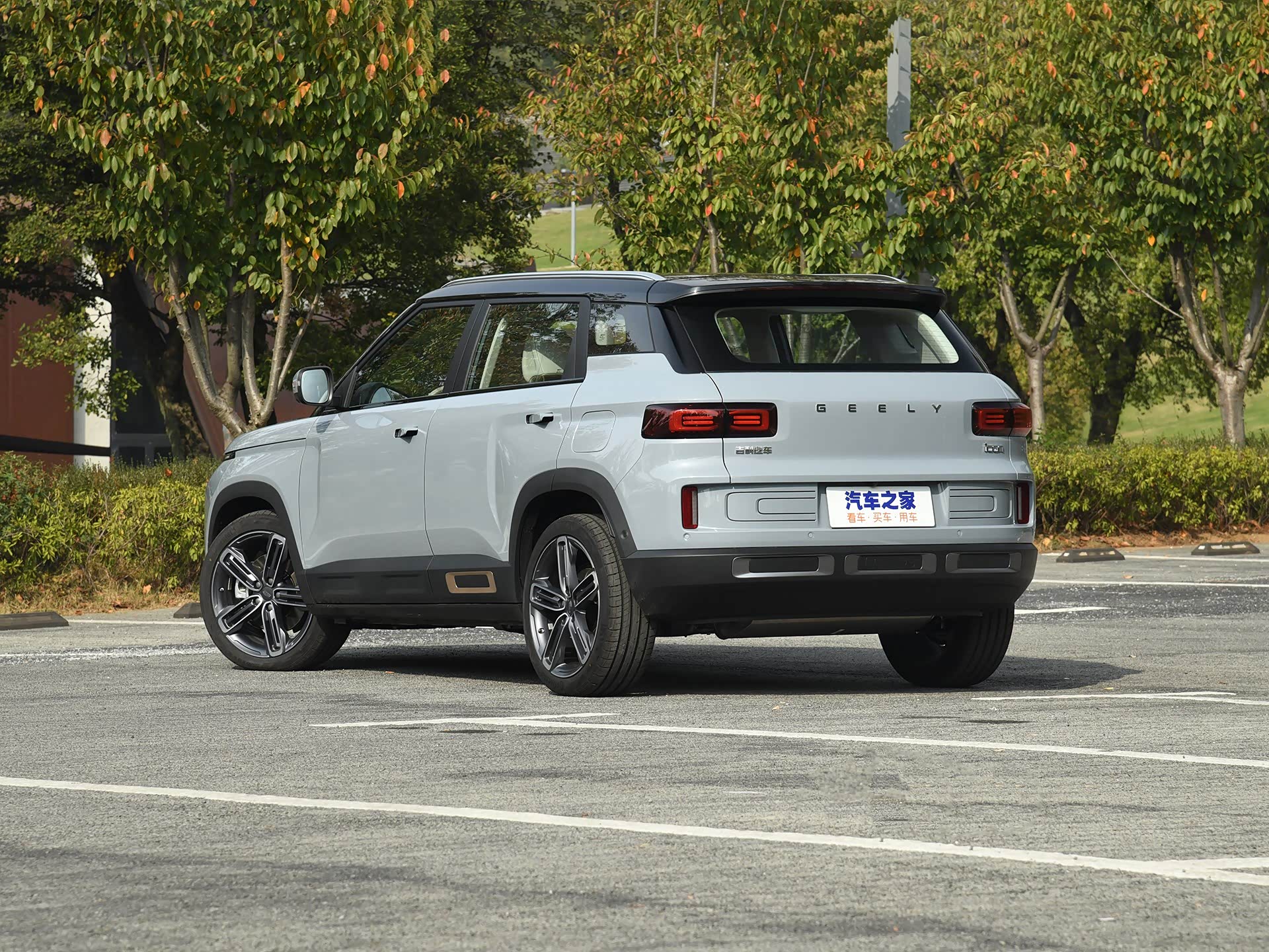 吉利汽车品牌近些年的发展可以说是非常不错的,口碑