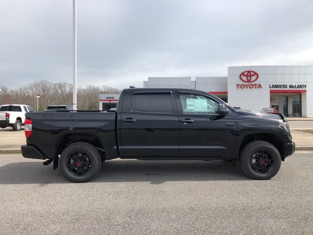 丰田坦途,黑武士,外观威武霸气,非常硬朗