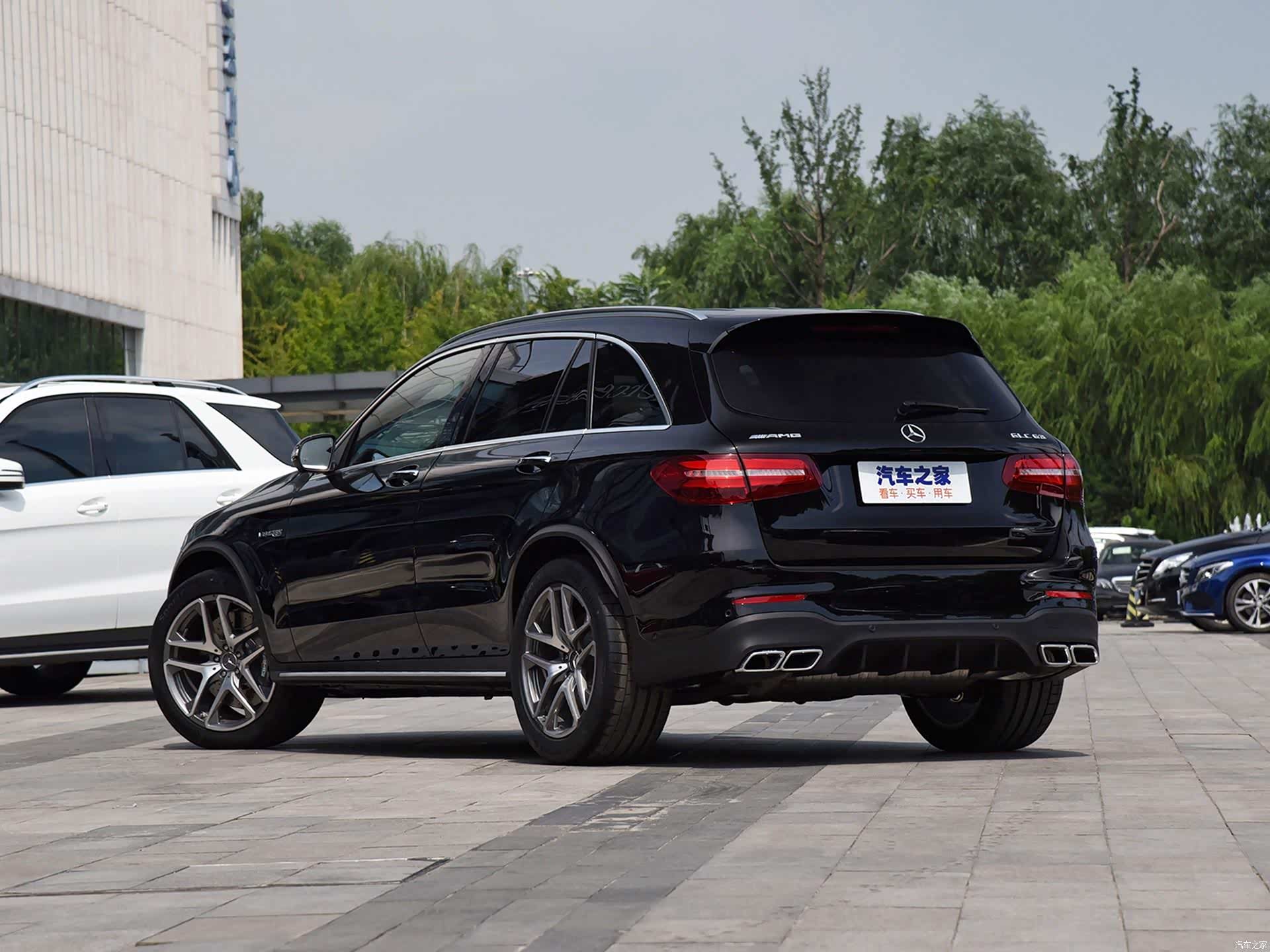 上海的朋友看过来,大型线上车展来了,奔驰glc amg最高综合优惠20万!