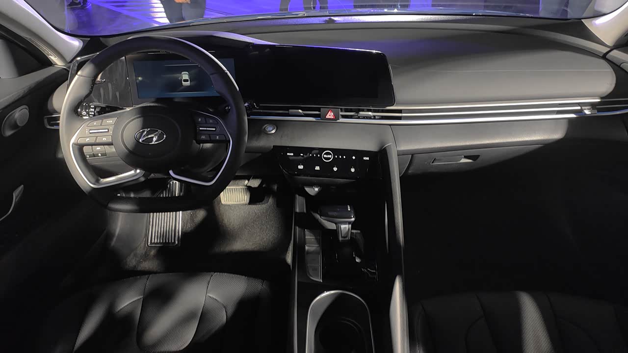 北京现代第七代伊兰特锋芒上市,售价9.98万元起