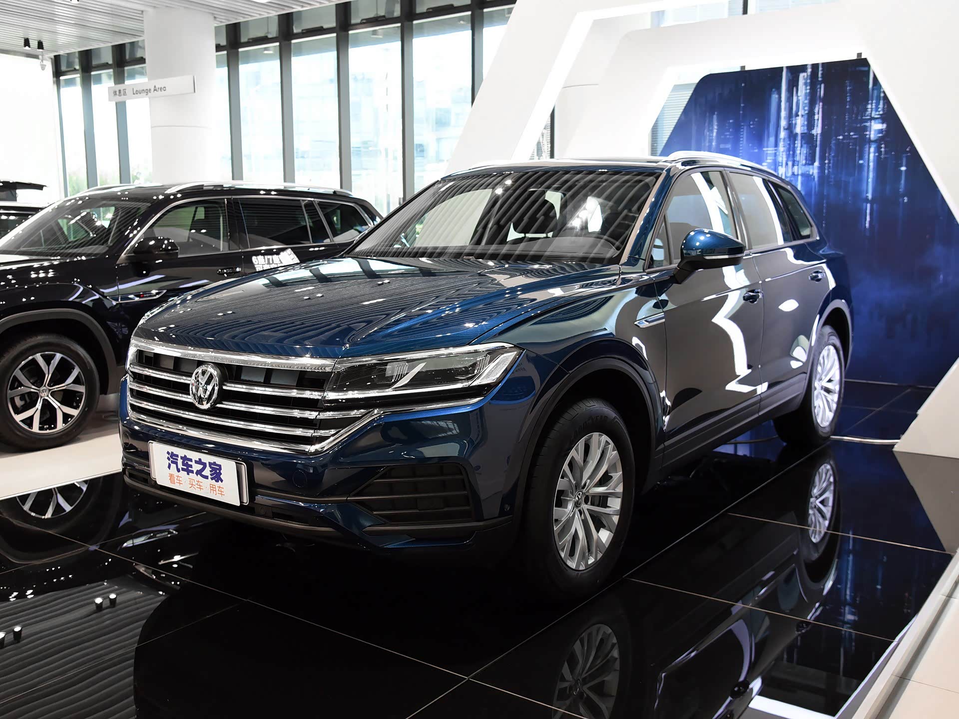 豪华中大型suv你选谁?静态对比沃尔沃xc90&大众途锐!