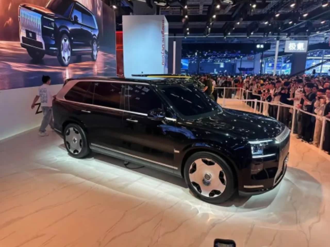 炸裂！44 个月卖爆 50 万台豪华纯电车，极氪这波封神！_车家号_发现车生活_汽车之家