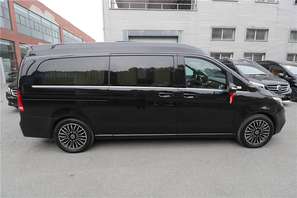 奔驰v级七座豪华商务车