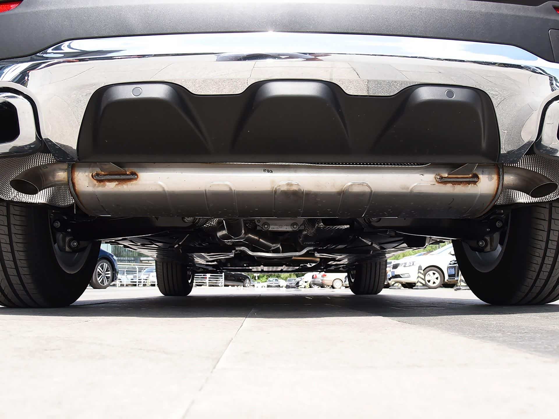 不仅如此,优秀的nvh(噪声,振动与声振粗糙度)和底盘调教,使奔驰glc