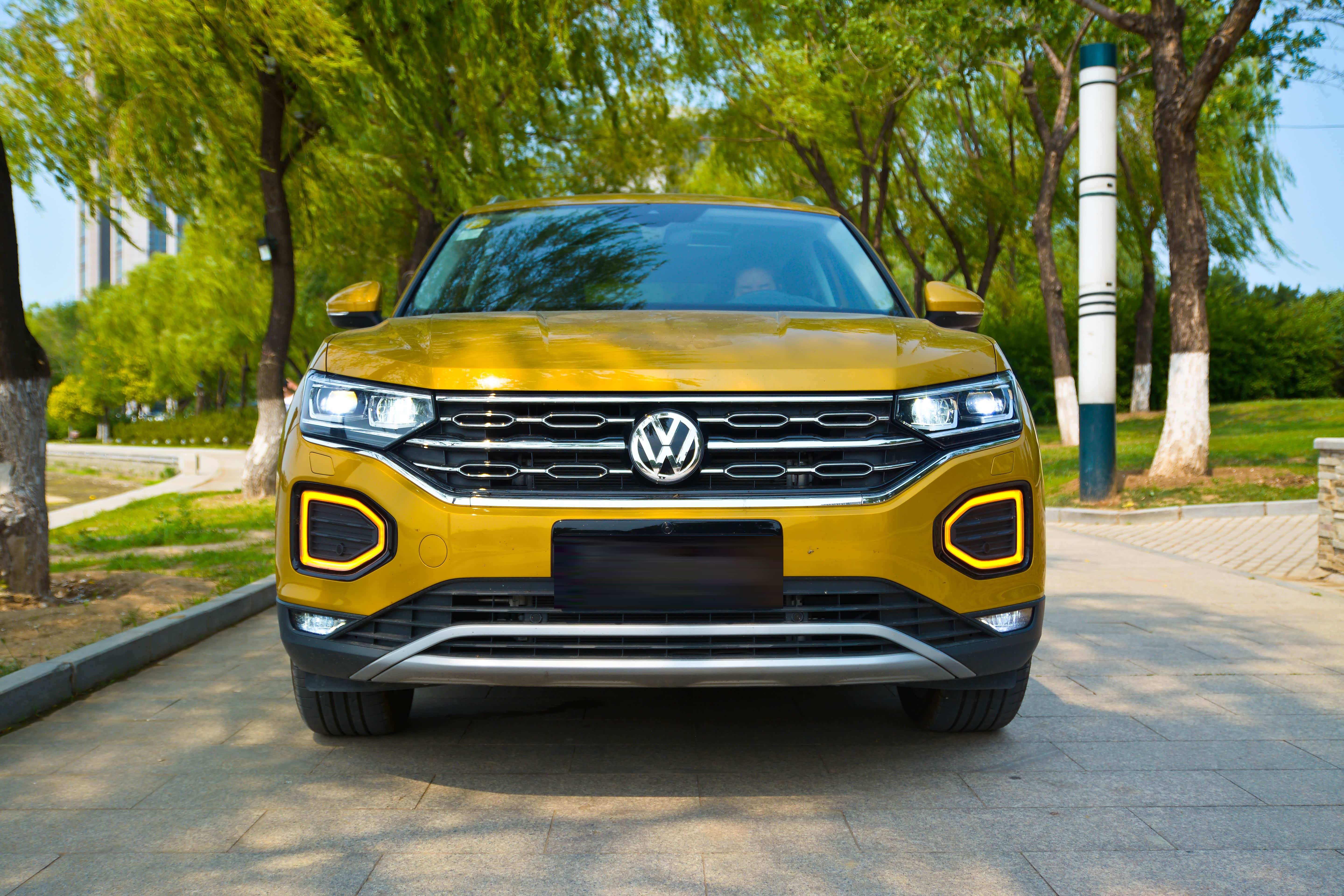 体验大众探岳,时尚与实力并存,两种动力可选,堪称最美大众suv