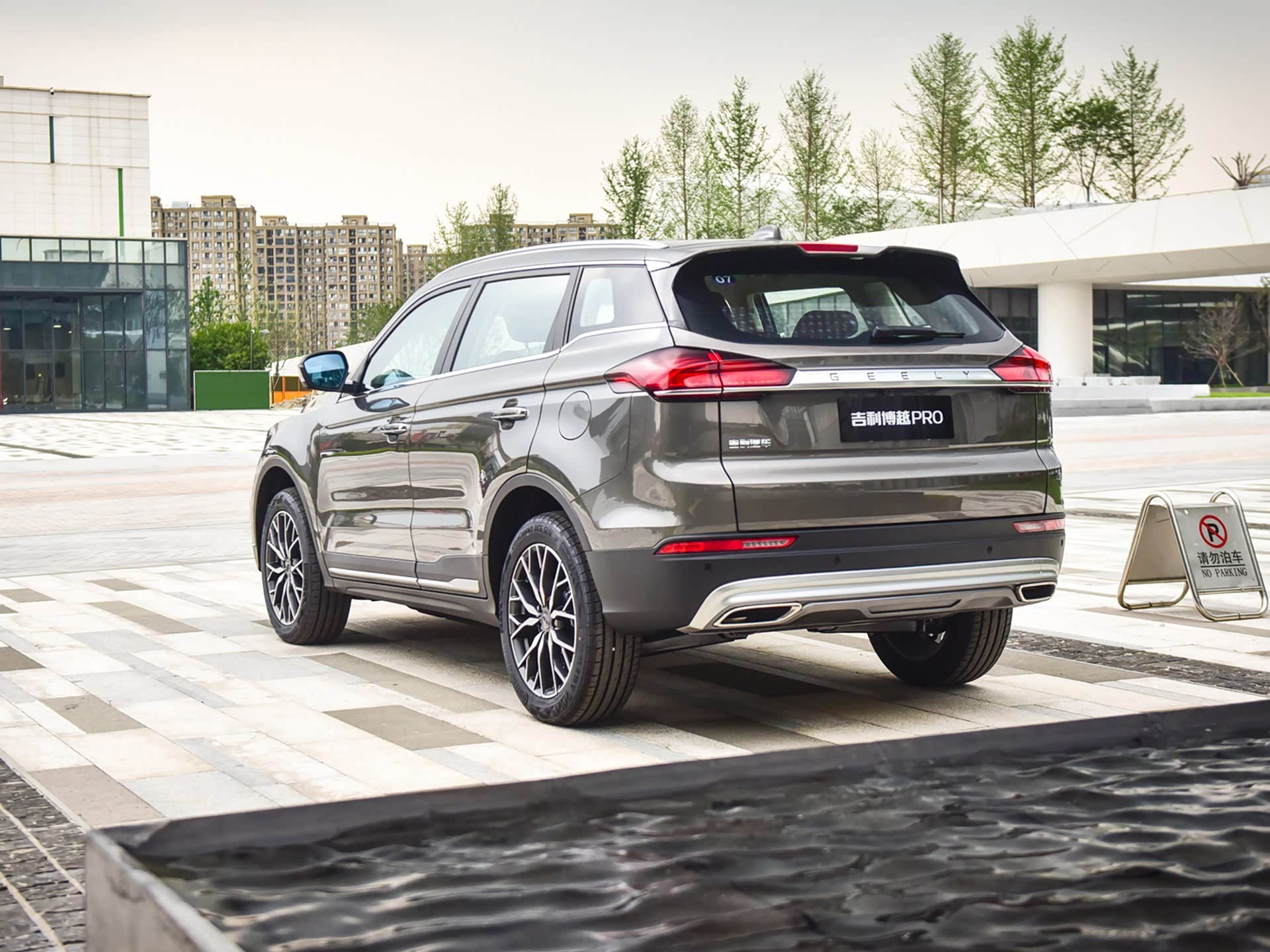 吉利博越外观大气值得一看