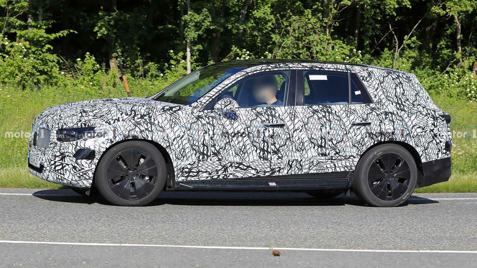 2022款梅赛德斯奔驰glc谍照曝光 尺寸看起来更大