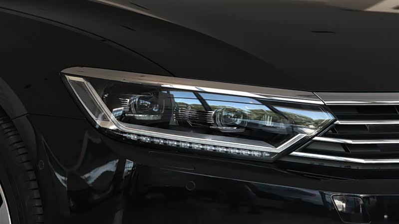 迈腾矩阵式大灯