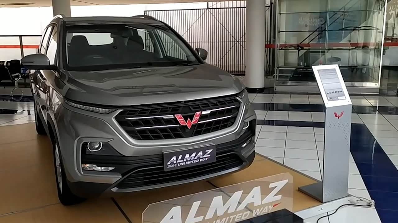 国产神车,2020款五菱宏光almaz七座版,放倒第三排座椅心动了