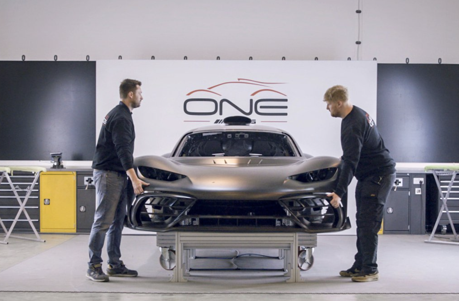 全球仅量产275辆第一台Mercedes-AMG One超跑终于交车!_车家号_发现车生活_汽车之家