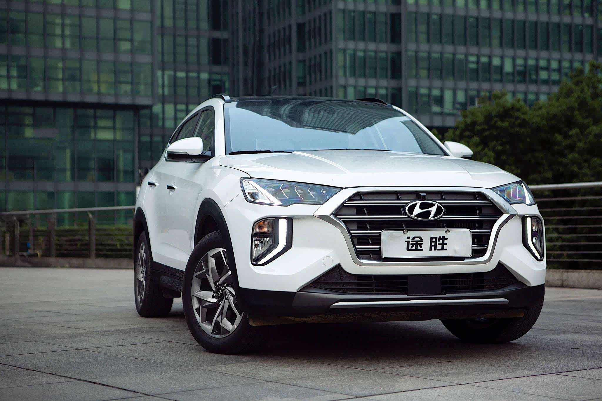 2005年,途胜作为北京现代首款suv引入国内,在suv产品稀少的当年,途胜