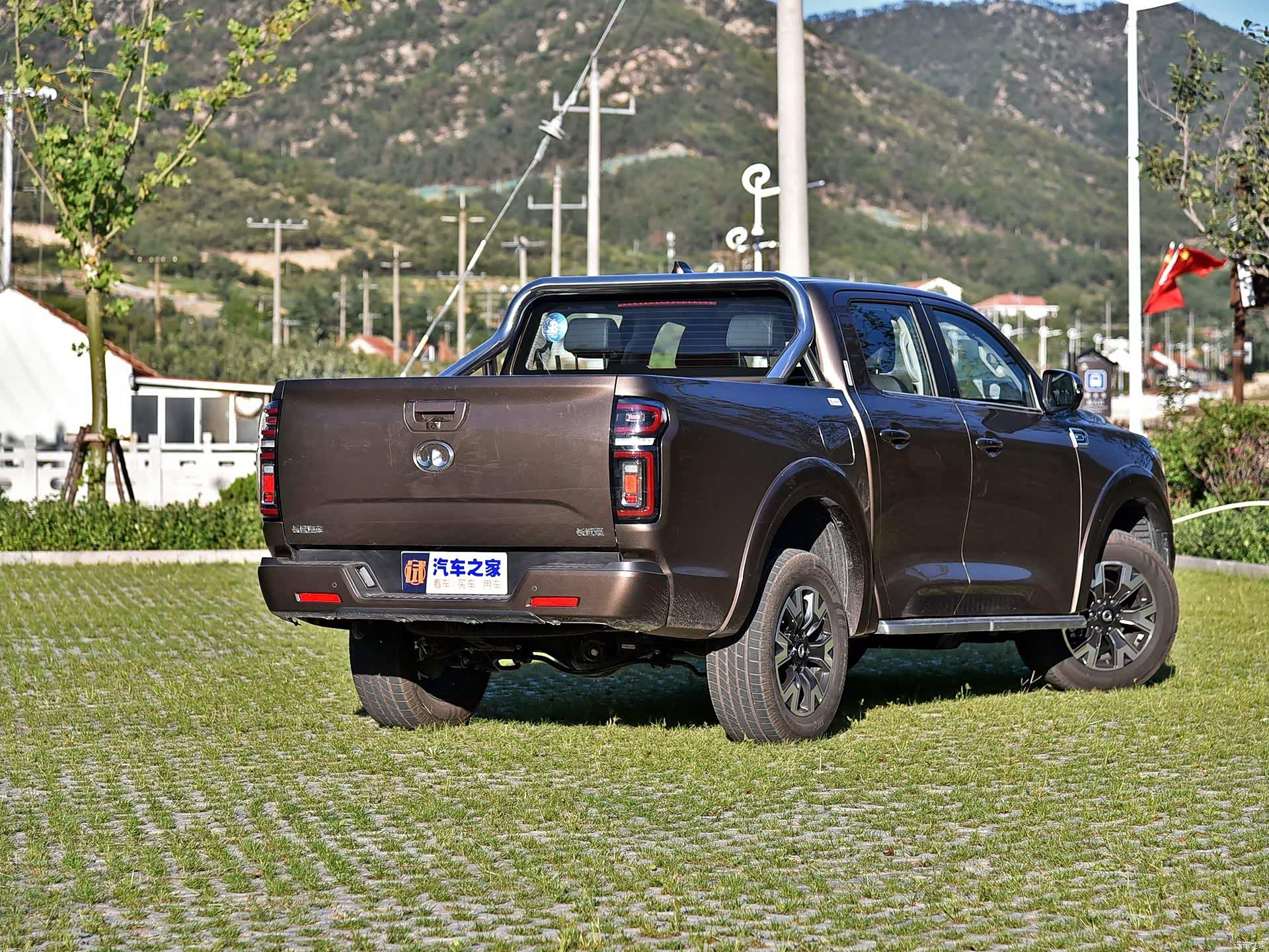 新款长城炮实车到店货箱配踏板20t8at动力强劲