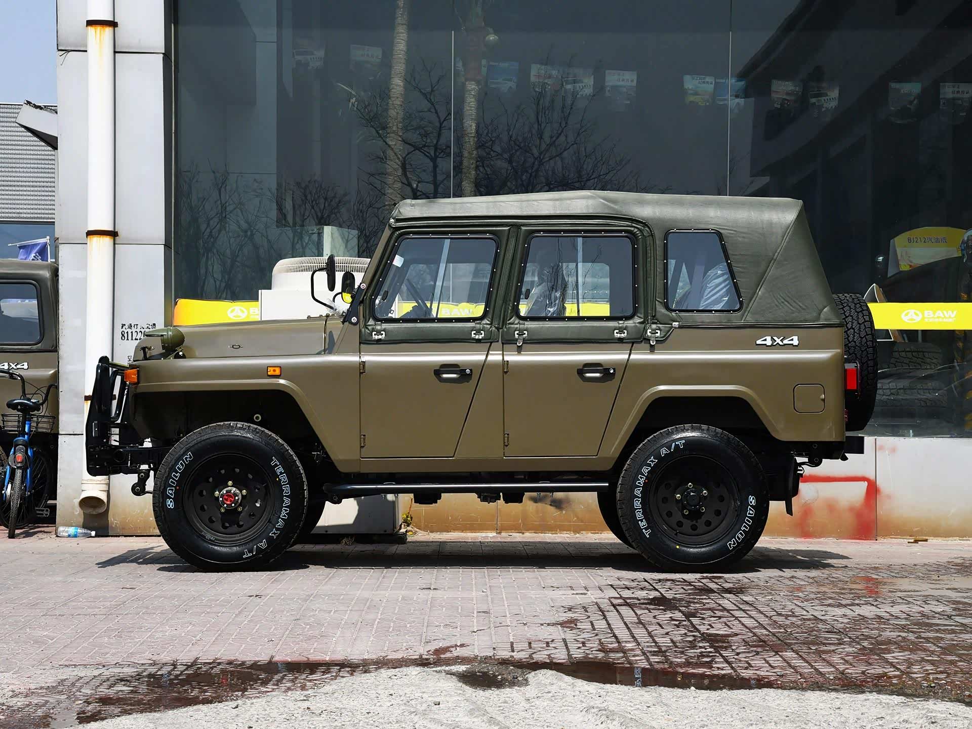 北汽212,外观上依旧没有多大改变,具有辨识度