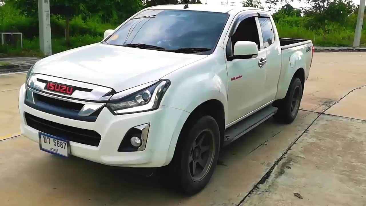 新提五十铃dmax,一脚油门下去开上路,才是霸气的开始