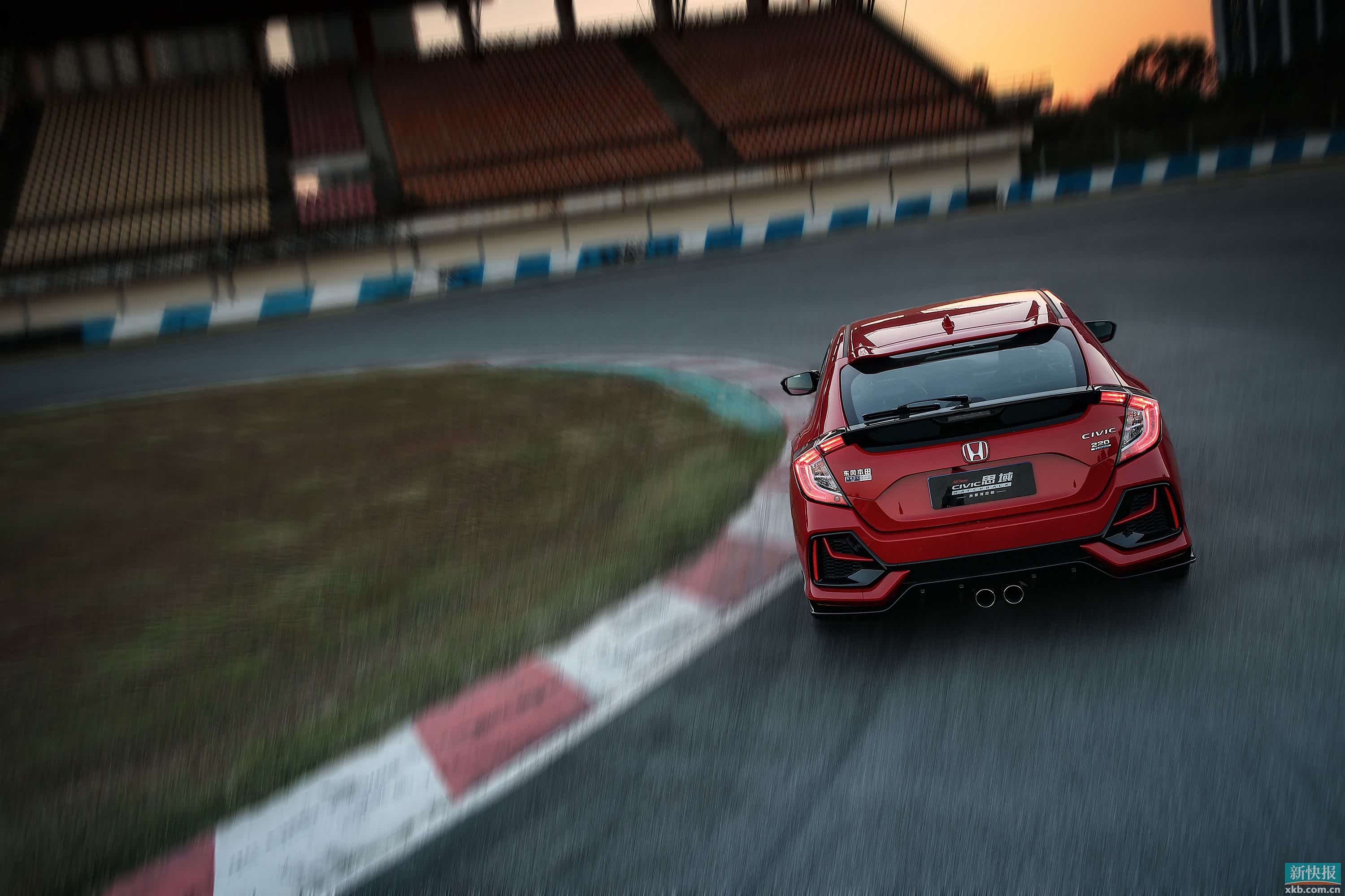 何为开上瘾?思域hatchback 赛道飙速