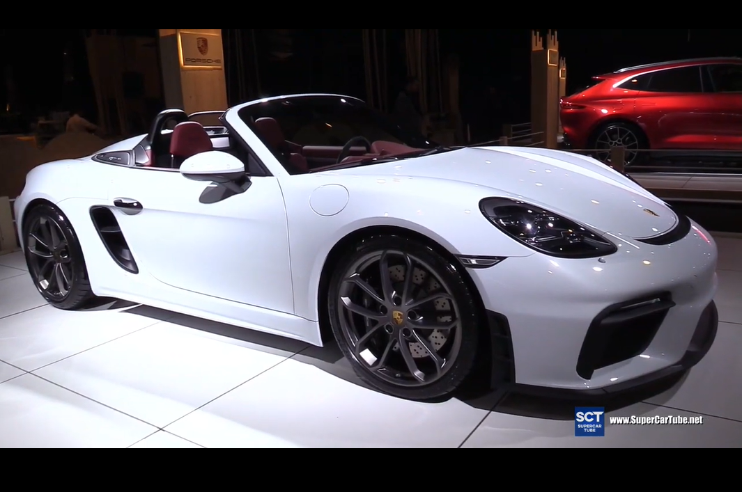 2020款的白色保时捷品牌718 spyder版本!