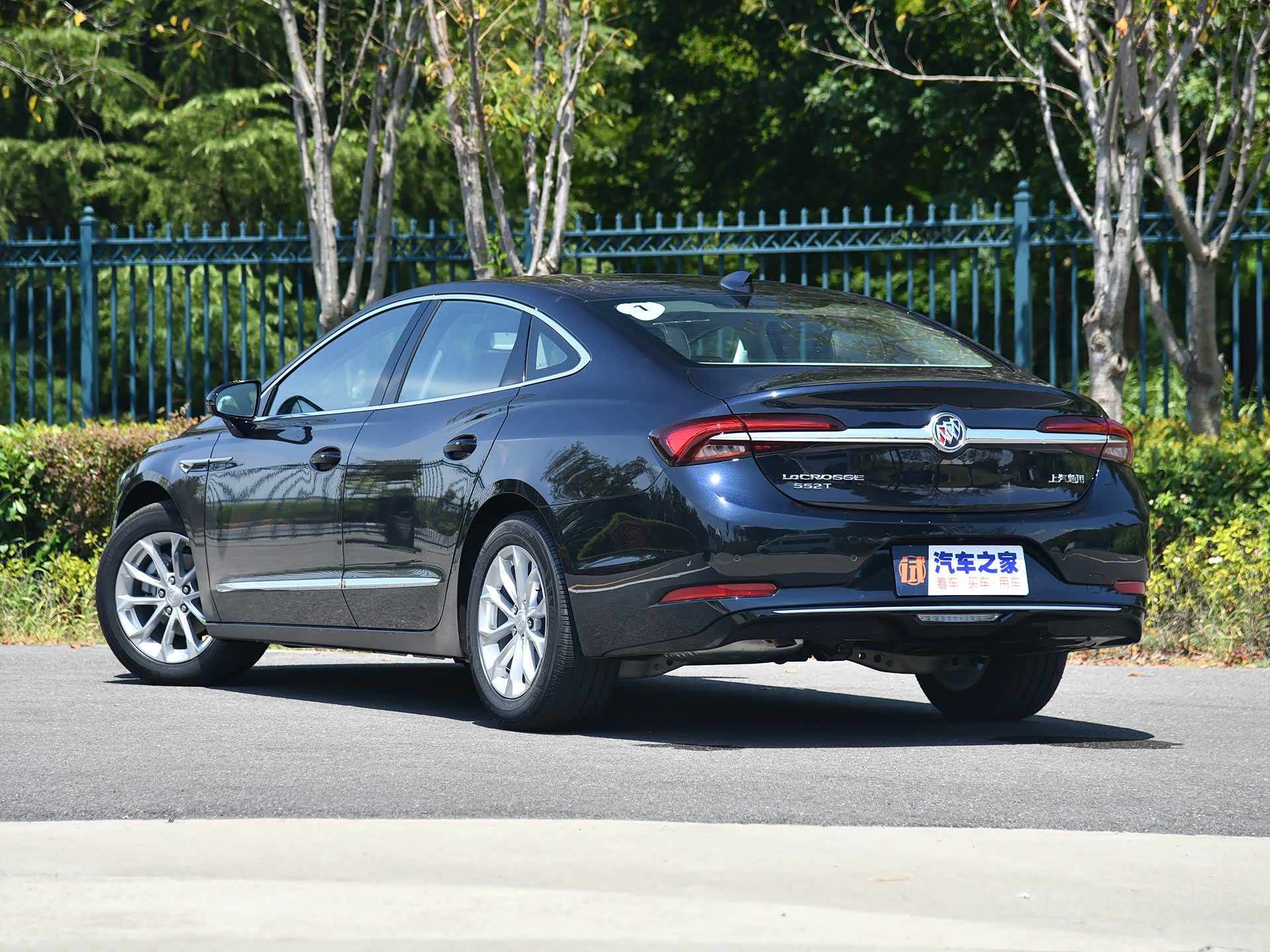 为何成功男士喜欢买别克君越?它有什么优势?车主道出了用车感受