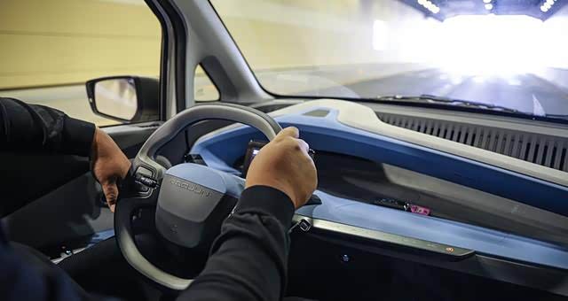 试驾宝骏e200:开一台比smart还小的电动车是怎样的体验