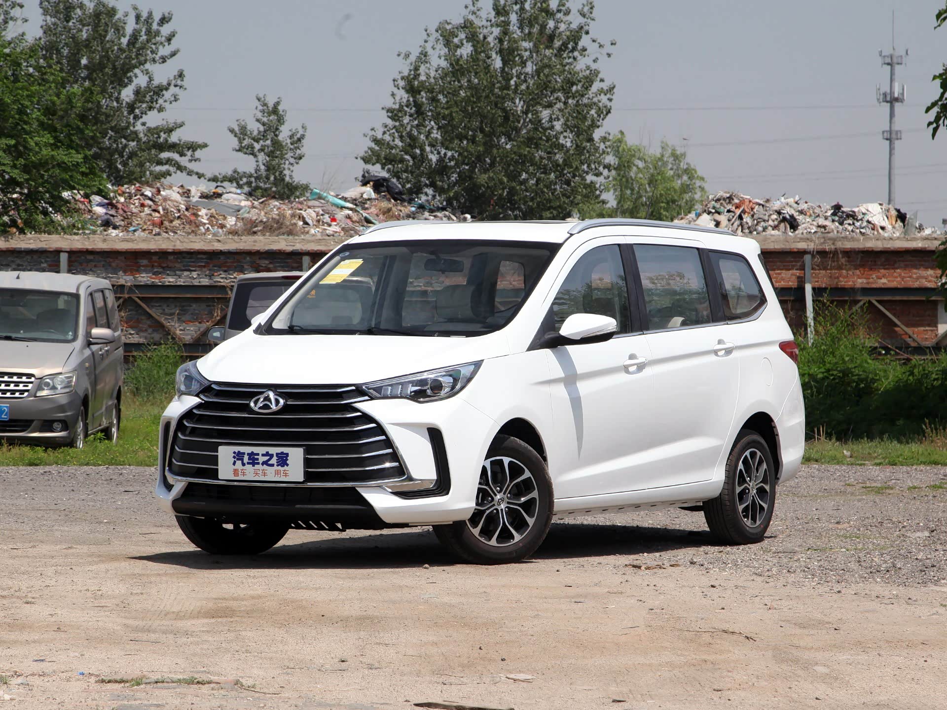 长安欧尚长行新增入门级车型,外观和动力不变,售价5.99万元!