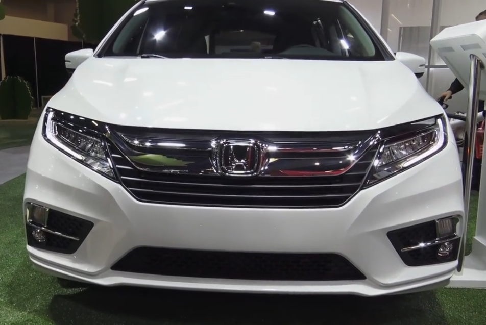 全新 本田 奥德赛 touring的前脸实拍展示