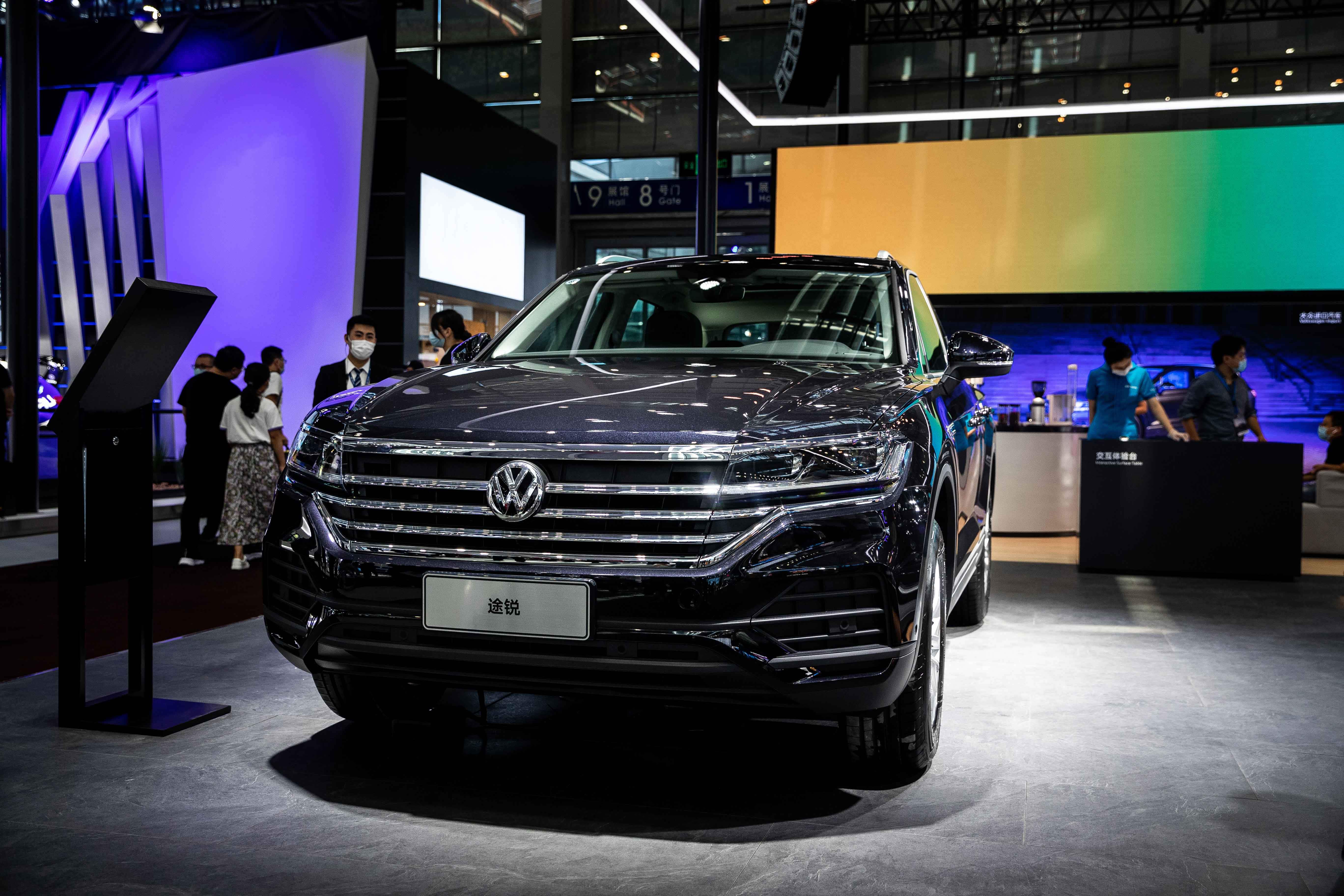 外观黑化版大众途锐 3.0 tsi锐尊版,小幅度升级,值得你买吗?